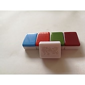 economico Forniture per feste-Set di mahjong americano: 166 tessere bianche con borsa rossa e accessori; 4 rastrelliere per mahjong tutto in uno con spingitori; set completo di mahjong occidentale.