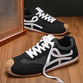 preiswerte Sneaker für Herren-weiße sportliche Herren-Sneaker mit roten und blauen Akzenten – lässig, leicht, ideal für einen aktiven Lebensstil und Outdoor-Aktivitäten