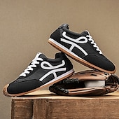 preiswerte Sneaker für Herren-weiße sportliche Herren-Sneaker mit roten und blauen Akzenten – lässig, leicht, ideal für einen aktiven Lebensstil und Outdoor-Aktivitäten