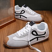 preiswerte Sneaker für Herren-weiße sportliche Herren-Sneaker mit roten und blauen Akzenten – lässig, leicht, ideal für einen aktiven Lebensstil und Outdoor-Aktivitäten
