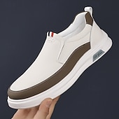 billige Sneakers til herrer-hvite slip-on-sneakers for menn med brune detaljer og komfortabel gummisåle – fritidssko for hverdagsbruk og helgetur