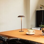 economico Lampade da tavolo-Lampada da tavolo ricaricabile in metallo di alluminio con tre colori dimmerabili e luce soffusa per la protezione degli occhi, campeggio all&#039;interno e all&#039;esterno, lettura, illuminazione da comodino, ricarica di tipo C.