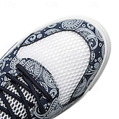 billiga Herrsneakers-Herr blå och vita sportsneakers med mesh-ovandel med andningsbar design, snygg snörning, perfekt för både vardagsaktiviteter och fritidsaktiviteter