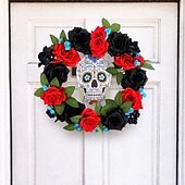baratos Guirlandas de Halloween e Decorações Florais-guirlandas de halloween para decoração de portas da frente internas e externas, guirlanda de rosas vermelhas e pretas do dia dos mortos com placa de caveira para decoração de janelas e paredes