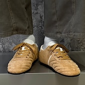 abordables Baskets-Baskets rouges pour hommes avec une élégante bande blanche, en cuir de vachette de qualité supérieure, idéales pour les tenues décontractées avant-gardistes, le style urbain et les journées actives