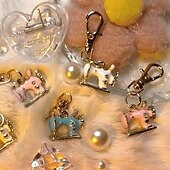 abordables Arts, artisanat et couture-Lot de 4 mini porte-clés pour machine à coudre, un point de mémoire et de signification, pendentif vintage en alliage de zinc et strass, pour sac à main, sac à main, breloque, cadeau
