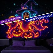 preiswerte Halloween Garagentorabdeckung-Halloween Schwarzlicht Wandteppich süßer Geist UV reaktiv Leuchten im Dunkeln Wald verzerrter Berg nebliger Friedhof Geist hängender Wandteppich Wandkunst Wandmalerei für Wohnzimmer Schlafzimmer