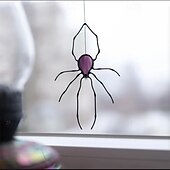 billiga Halloween-stora spindelfönsterhängande ornament, imitation av målat glas spindelpaneler solfångare, gotiska hängande akryl spindel halloween dekorationer för inomhus utomhus