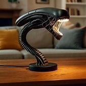 Недорогие Скульптуры-Ночной светильник в виде космического монстра, 3D-лампочка для кино из смолы, светодиодная настольная лампа в стиле научной фантастики, домашний декор, сделанная вручную из смолы, лампа в виде