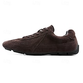 abordables Baskets-Baskets en daim marron foncé pour homme avec semelle en caoutchouc blanc, cuir de vachette élégant et durable, parfaites pour les sorties décontractées, les voyages et les événements décontractés