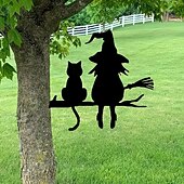お買い得  ハロウィン-庭の木の枝に座っているかわいい魔女と猫の金属シルエットの芸術的な装飾1個。ガーデンフェスティバルの装飾に最適です。