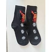 abordables calcetines caseros-Calcetines magnéticos navideños de edición invernal, medias navideñas rojas con diseño de bufanda, calcetines decorativos magnéticos con forma de ojo grande para sujetar las manos, decoración festiva de Navidad y Halloween.