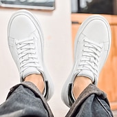 billiga Herrsneakers-Vita herrsneakers - stilren och mångsidig, för aktiva herrar inom sport och vardagsbruk