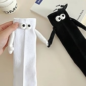 abordables calcetines caseros-Calcetines magnéticos navideños de edición invernal, medias navideñas rojas con diseño de bufanda, calcetines decorativos magnéticos con forma de ojo grande para sujetar las manos, decoración festiva de Navidad y Halloween.