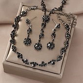 abordables Parures de Bijoux-Parure de bijoux 3 Noir Strass Chrome 1 Bracelet Boucles d&#039;oreilles Collier Femmes Élégant ancien Mode Le style rétro Classique Rond Parure de Bijoux Pour Mariage Soirée robe demoiselle d honneur