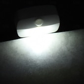 abordables Éclairage d&#039;armoire-Veilleuse LED à détecteur de mouvement, alimentée par piles, sans fil, à coller partout, idéale pour le couloir, les escaliers, la chambre à coucher, sous les armoires de cuisine, lot de 8