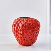 Недорогие Скульптуры-1 шт. Милая ваза в форме клубники, изготовленная из смолы, — это современное и креативное украшение в форме клубники для домашнего использования. Подходит для гостиных, кабинетов, столовых, свадеб и