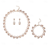 abordables Parures de Bijoux-Parure de bijoux 3 Perle Perle Chrome 1 Collier Boucles d&#039;oreilles Collier Femmes Élégant ancien Mode Le style rétro Classique Fleur Parure de Bijoux Pour Mariage Soirée robe demoiselle d honneur