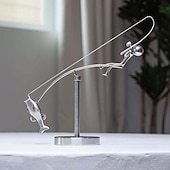 お買い得  Acessórios para festa-キネティックフィッシング彫刻 - あなたの空間のためのバランスアート フィッシャーマンキネティックバランスデスクおもちゃ フィッシング物理彫刻 自宅オフィス用 アールデコ ステンレススチール バランス物理おもちゃ