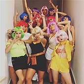 abordables Perruques de fête-Perruques bob rouges pour femmes blanches - Perruques bob courtes de 12 pouces avec frange Perruque synthétique de mode naturelle Cheveux synthétiques colorés pour cosplay quotidien Halloween