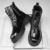 abordables Botas de combate-Botas con cordones para hombre de piel negra brillante con suela gruesa: imprescindibles para motociclistas, entusiastas del rock, estilo urbano informal y moda actual.