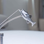 お買い得  Acessórios para festa-キネティックフィッシング彫刻 - あなたの空間のためのバランスアート フィッシャーマンキネティックバランスデスクおもちゃ フィッシング物理彫刻 自宅オフィス用 アールデコ ステンレススチール バランス物理おもちゃ