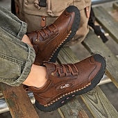 economico Stivaletti alla caviglia-scarponi da trekking bianchi da uomo fatti a mano: design in similpelle resistente e confortevole, perfetti per le avventure all'aria aperta e per l'uso quotidiano