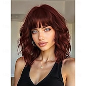 halpa Synteettiset trendikkäät peruukit-Polkkatukkainen peruukki naisille, laineikkaat, punertavan karamellinruskeat, lyhyet kiharat hiukset, peruukki otsatukalla, olkapäille ulottuva, synteettinen, realistinen, lämmönkestävä peruukki