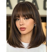 voordelige Synthetische trendy pruiken-Highlight gelaagde pruiken met pony 14 inch kort gemengd bruin lijmloos kant-en-klare rechte synthetische bobpruiken voor vrouwen realistische hoofdhuid dagelijks cosplaygebruik