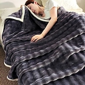 Недорогие Тонкие одеяла и пледы-Толстое пушистое одеяло из пузырчатого флиса, мягкое фланелевое покрывало для дивана, офиса, сна, кровати, легкое теплое одеяло для кондиционера, уютная шаль