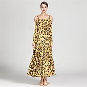 abordables Standard  Ballroom-Animal Print Off-Shoulder Ballroom Dance Dress for Women - Long Sleeve A-Line Gown for Competitions, Latin, and Dance Events