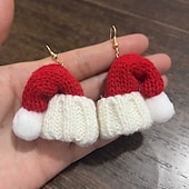 abordables Anillos de mujer-Pendientes navideños de punto con gorro de Papá Noel: bonitos pendientes colgantes navideños rojos y blancos para mujeres y niñas.