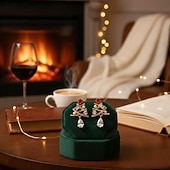 billige Kvinneringer-Elegante juletreøredobber med perler, krystaller og rød stjernedetalj