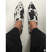 economico Slip-ons e mocassini da donna-Mocassini in pelle sintetica a motivo di pelle di mucca da donna – Eleganti slip-on neri e bianchi per uscite casual e lavoro d'ufficio