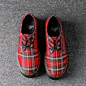 billiga Mäns julsandaler-Röda rutiga herrsneakers – trendigt mönster och bekväm passform, perfekta för julutflykter och avslappnade högtidssammankomster