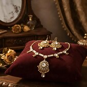 abordables Collier pour femme-Parure traditionnelle indienne de collier et boucles d&#039;oreilles ornée de pierres précieuses colorées et de perles - bijoux de mariée et de fête