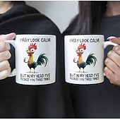  Caneca engraçada para presente: "Posso parecer calmo, mas na minha cabeça já te bicamos três vezes". Caneca de cerâmica para amantes de galinhas, ideal para escritório e casa. Presente divertido.