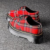 billiga Mäns julsandaler-Röda rutiga herrsneakers – trendigt mönster och bekväm passform, perfekta för julutflykter och avslappnade högtidssammankomster