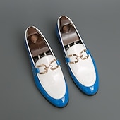 billiga Loafers-Herrloafers i vitt och blått i lack med metallspänne – trendiga skor för semiformella sammankomster och fester