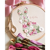 abordables Hasta 30 $-Conejito en flor, patrón de bordado de Pascua en PDF
