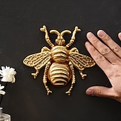 voordelige muur sculpturen-Wanddecoratie van een vliegende bij van hars, een uniek hangend ornament met insectenthema, perfect voor feestdecoratie, kamerdecoratie, woonaccessoires en wanddecoratie met een natuurlijke