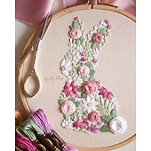 abordables Hasta 30 $-Conejito en flor, patrón de bordado de Pascua en PDF