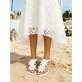 tanie Panna młoda-białe sandały damskie z kwiatowym wzorem i koralikami - eleganckie płaskie buty ślubne na plażowe ceremonie, suknie ślubne &amp;obuwie dla druhen na lato na imprezy plenerowe nad morzem