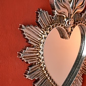 preiswerte Wandskulpturen-Wanddekor-Spiegel mit flammendem Herzmotiv, handgefertigter Hängeschmuck in Form eines flammenden Herzens, Wandkunst im europäischen Stil für Wohnzimmer, Schlafzimmer, Arbeitszimmer, religiöse