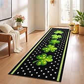 baratos Tapetes corredores-Tapete corredor para o Dia de São Patrício, fundo preto com trevos verdes e bolinhas, ideal para decorar corredores em clima festivo.