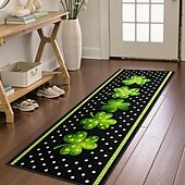 baratos Tapetes corredores-Tapete corredor para o Dia de São Patrício, fundo preto com trevos verdes e bolinhas, ideal para decorar corredores em clima festivo.