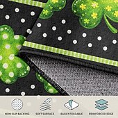 baratos Tapetes corredores-Tapete corredor para o Dia de São Patrício, fundo preto com trevos verdes e bolinhas, ideal para decorar corredores em clima festivo.