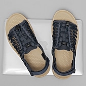 economico Infradito da Vacanza-sandali da uomo color cuoio con cinturini regolabili, traspiranti e comodi, ideali per attività estive all'aperto e vacanze