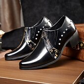 voordelige Loafers-Zwarte herenschoenen van lakleer met studs – stoere formele schoenen voor feestjes, gala's en trendy evenementen.