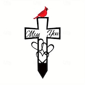 levne Sochy-kovová pamětní deska na hřbitově na památku, železný kříž s červeným kardinálem a květinovou výzdobou, venkovní zahradní kůl na památku pamětního dne, dekorace hřbitovního dvora